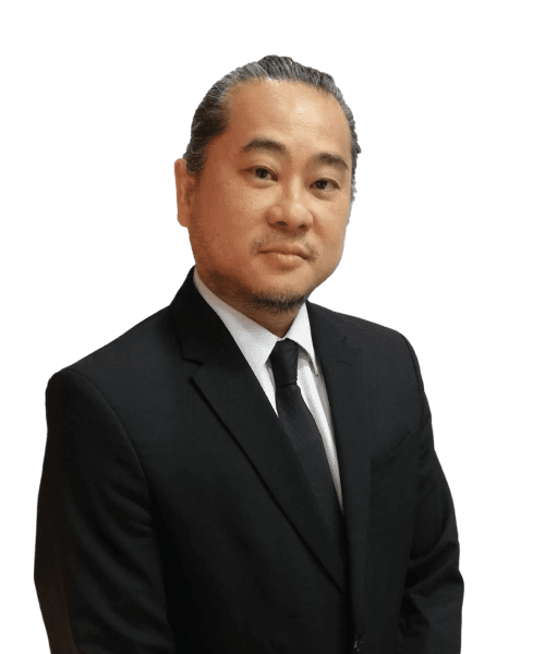 A portrait of Lee Chee Loong a lawyer at Goik Ramesh & Loo